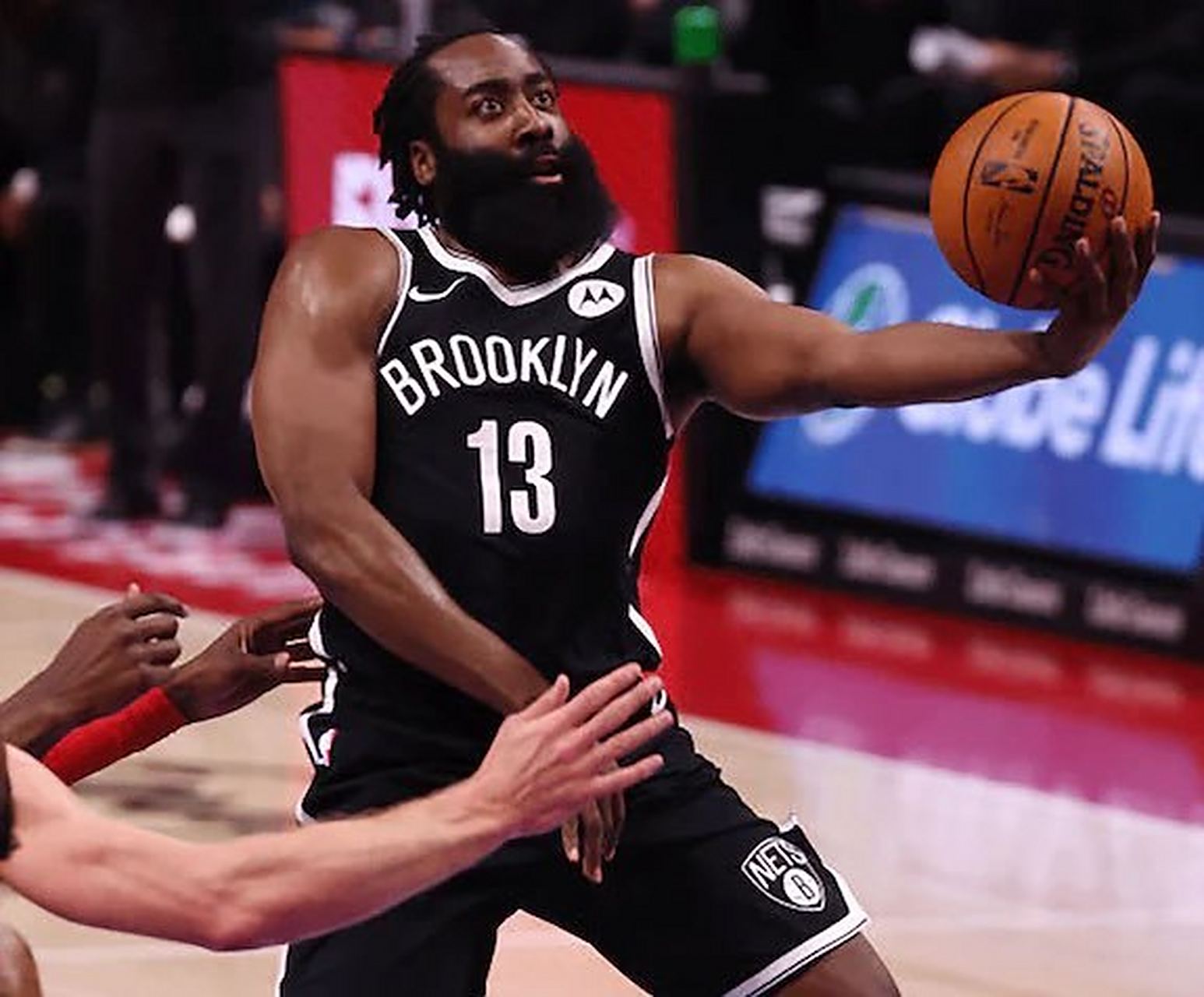 开云体育-哈登在篮网比赛中重要助攻，险胜引发热议！-开云体育