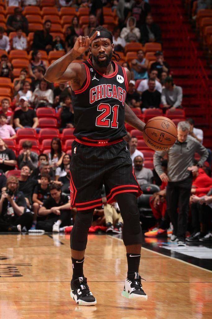 开云电子登录-巴特勒重返赛场，比赛规则变更首场状态出色，公牛观众沸腾！热度持续攀升-开云电子登录