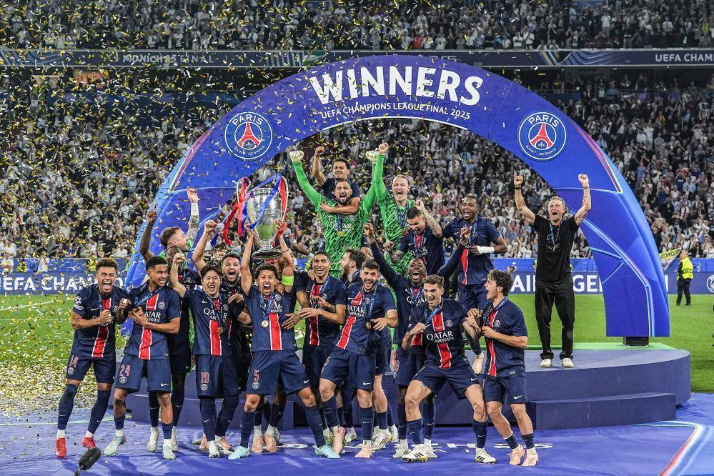 开云电子登录-塞维利亚训练开放日；集结日再遭质疑引欢呼；欧联在即；赛程密集仍需轮换-开云电子登录